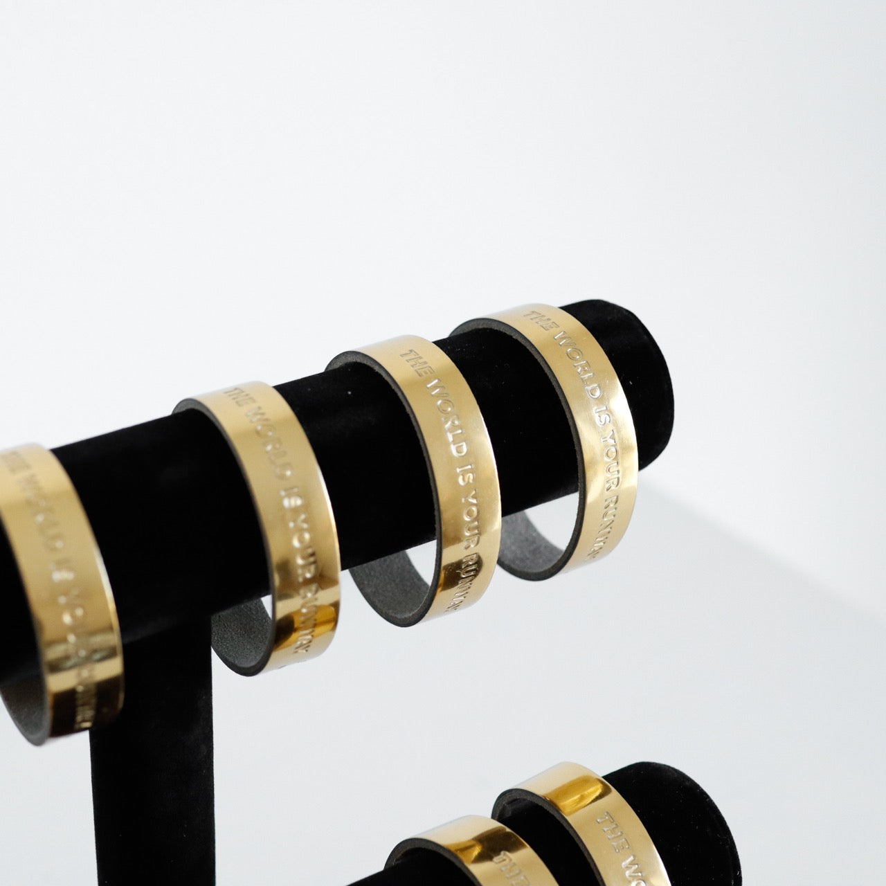 FashionTouri GOLDIES Armband - "THE WORLD IS YOUR RUNWAY"